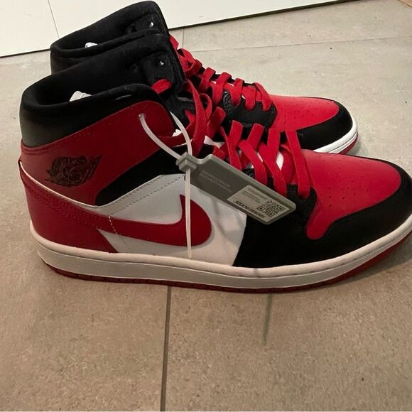 Jordan 1 - Mids - Nike - Women’s - Bred Toe - red white black - Size 10 - Picture 1 of 7
